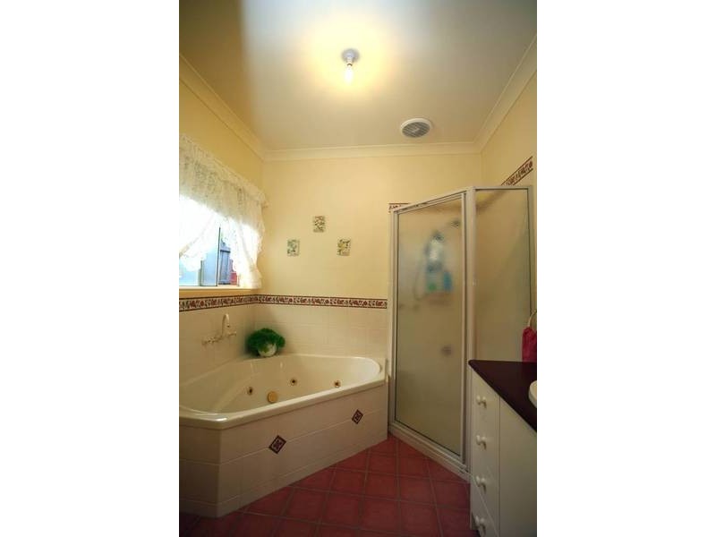 43 Coachwood Drive, Narre Warren VIC 3805