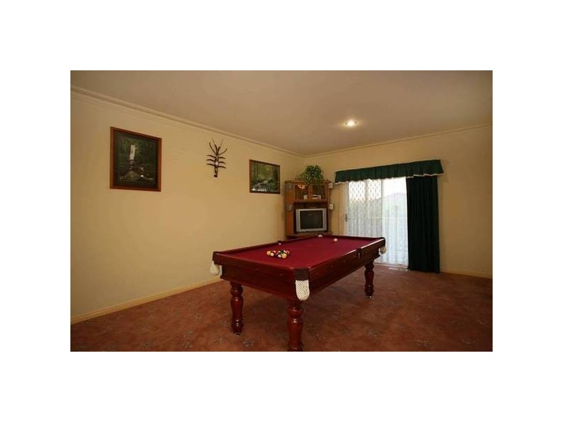 43 Coachwood Drive, Narre Warren VIC 3805