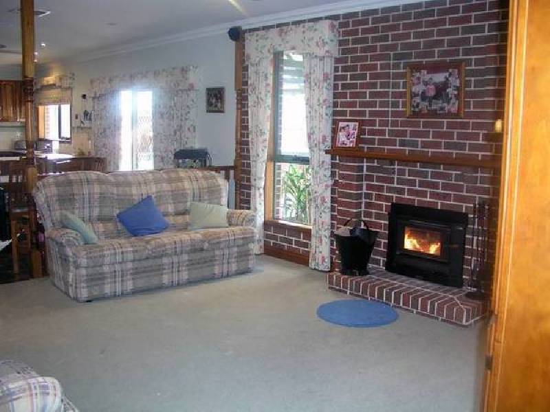 4 Apsley Terrace, Berwick VIC 3806