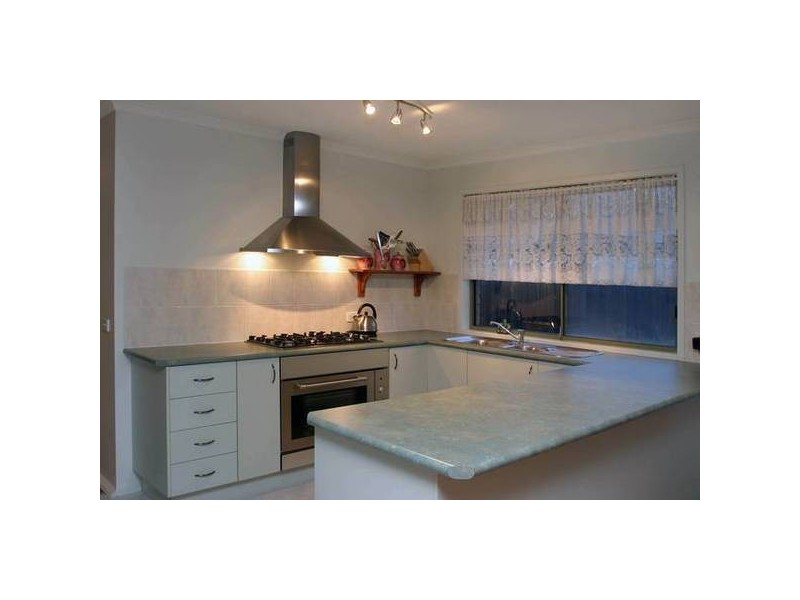 4 Antonietta Place, Narre Warren VIC 3805