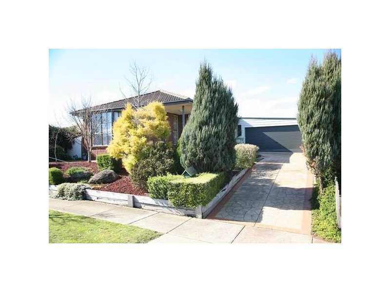 Pentland Drive, Narre Warren VIC 3805