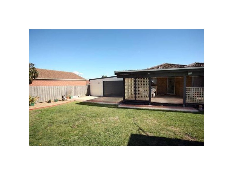 Pentland Drive, Narre Warren VIC 3805