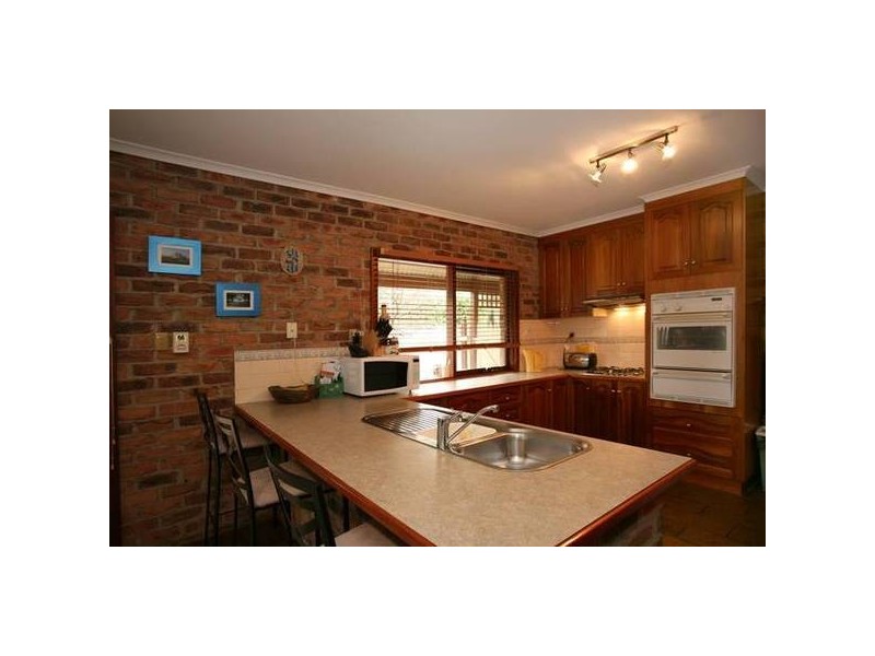 Rosemont Drive, Narre Warren VIC 3805