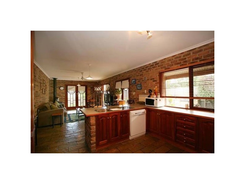 Rosemont Drive, Narre Warren VIC 3805