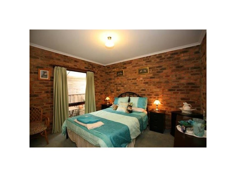 Rosemont Drive, Narre Warren VIC 3805