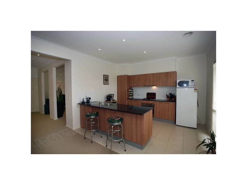 Hickory Drive, Narre Warren South VIC 3805