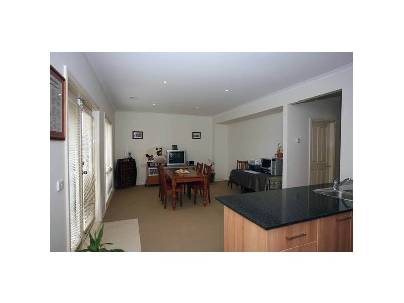 Hickory Drive, Narre Warren South VIC 3805