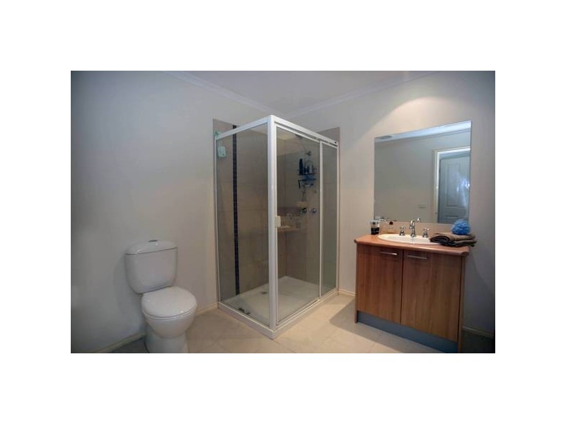 Hickory Drive, Narre Warren South VIC 3805