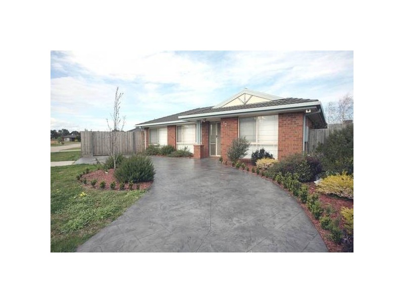 17 Meredith Close, Narre Warren South VIC 3805