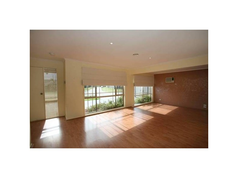 17 Meredith Close, Narre Warren South VIC 3805