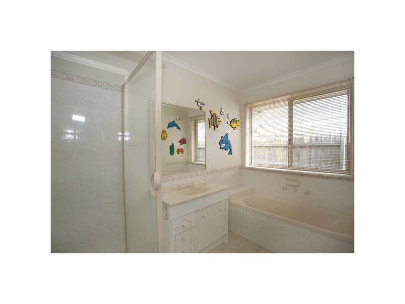 17 Meredith Close, Narre Warren South VIC 3805