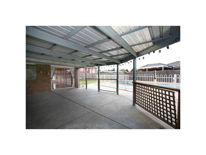 17 Meredith Close, Narre Warren South VIC 3805