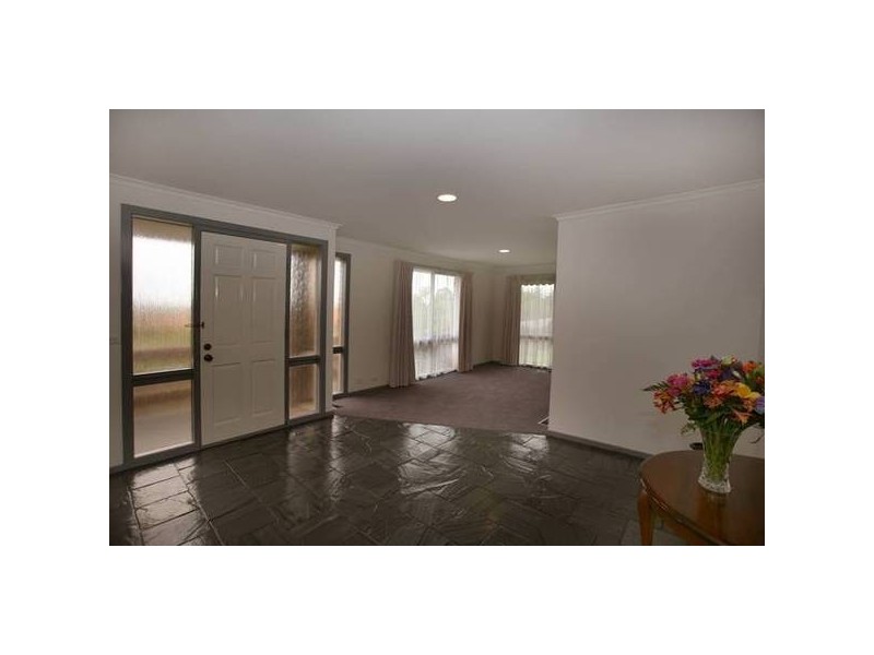 12 Denise Court, Narre Warren VIC 3805