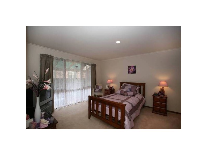 5 Baringa Park Drive, Narre Warren South VIC 3805
