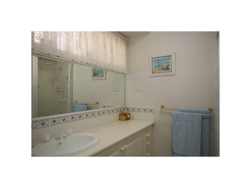 8 Jenny Court, Cranbourne North VIC 3977