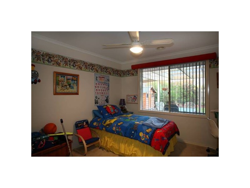 8 Jenny Court, Cranbourne North VIC 3977