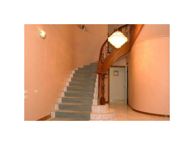 587 Belgrave-hallam Road, Narre Warren East VIC 3804