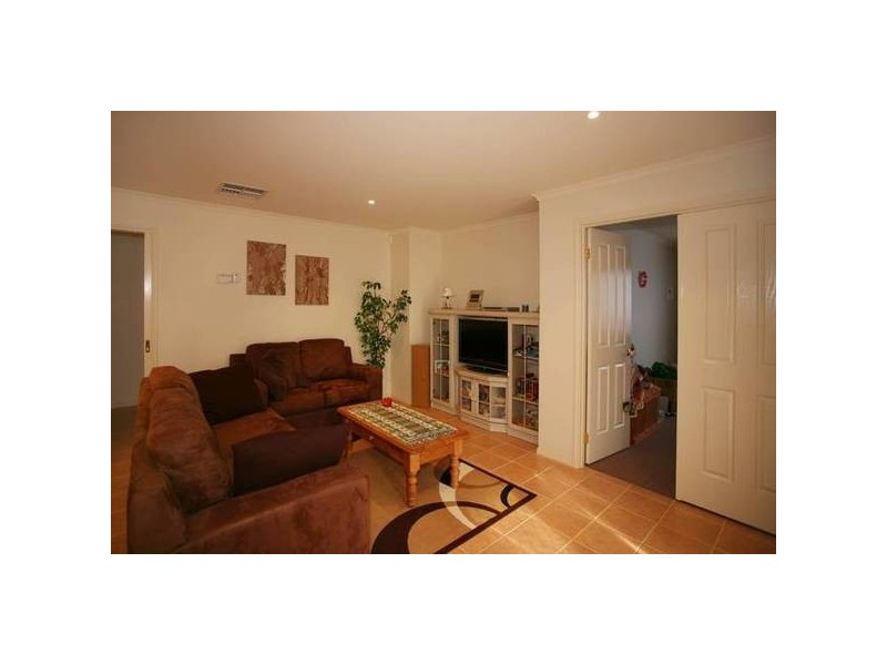 38 Pevensey Drive, Narre Warren South VIC 3805