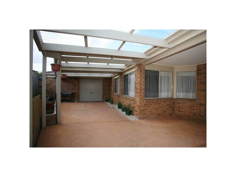 38 Pevensey Drive, Narre Warren South VIC 3805