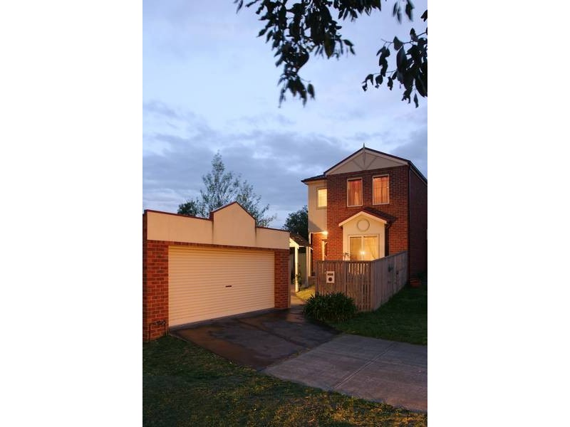 34 Wembley Drive, Berwick VIC 3806