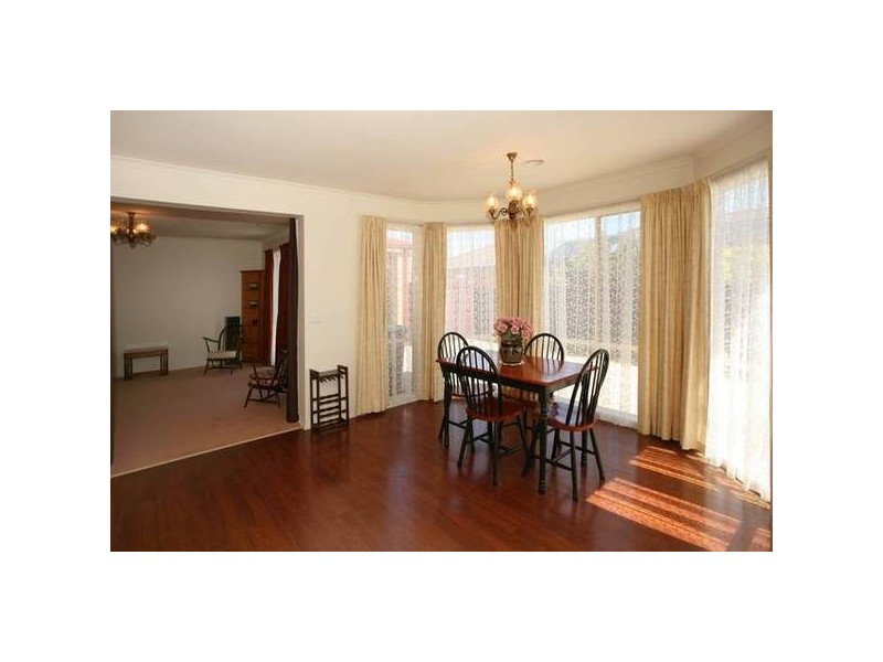 26 Robinswood Parade, Narre Warren South VIC 3805