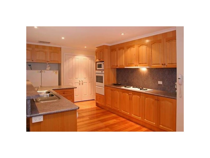 4 Dewdrop Place, Narre Warren South VIC 3805