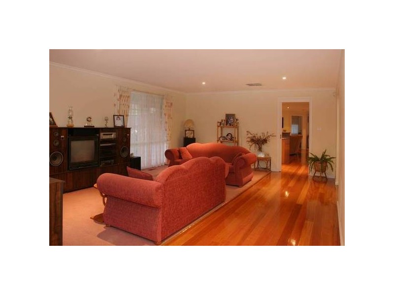 4 Dewdrop Place, Narre Warren South VIC 3805