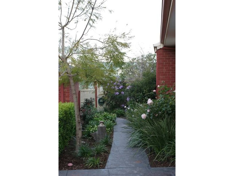 4 Dewdrop Place, Narre Warren South VIC 3805