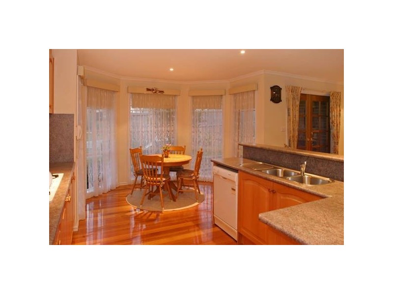 4 Dewdrop Place, Narre Warren South VIC 3805