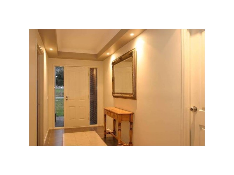 7 Irving Close, Berwick VIC 3806