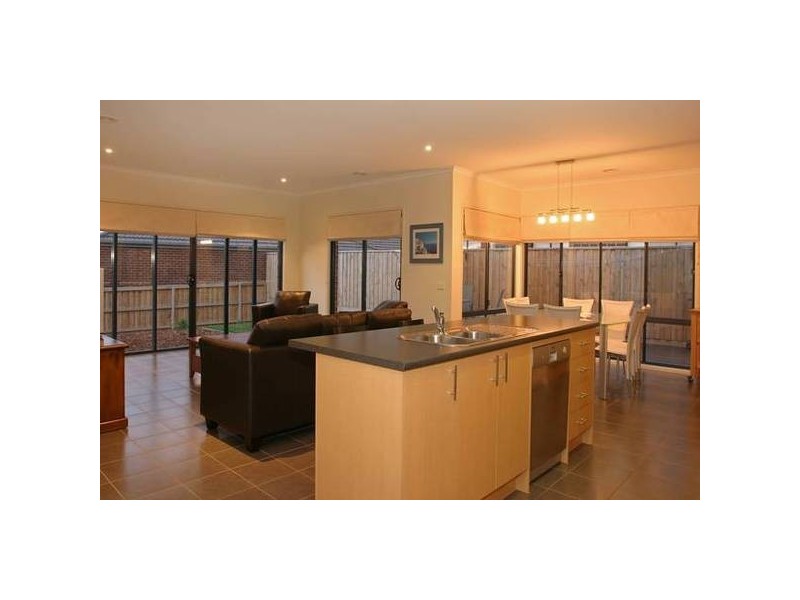 7 Irving Close, Berwick VIC 3806