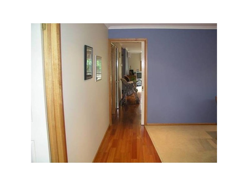 7 Samuel Close, Berwick VIC 3806