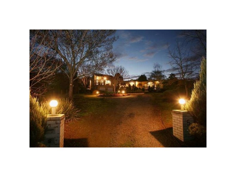 5 Colonial Court, Narre Warren VIC 3805