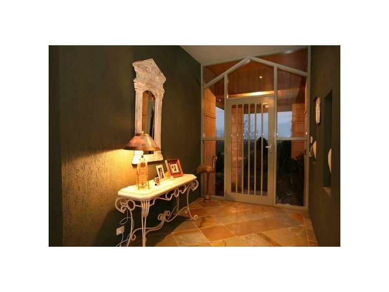 5 Colonial Court, Narre Warren VIC 3805