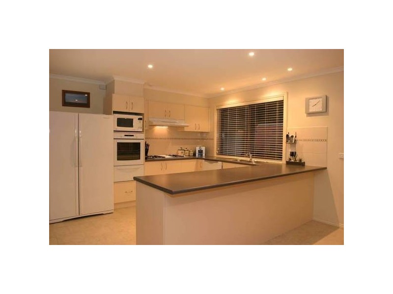 6 Jude Place, Narre Warren South VIC 3805