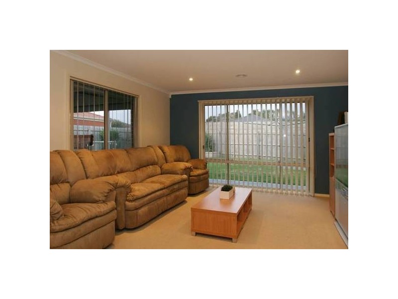 6 Jude Place, Narre Warren South VIC 3805