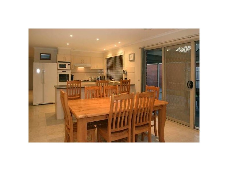 6 Jude Place, Narre Warren South VIC 3805