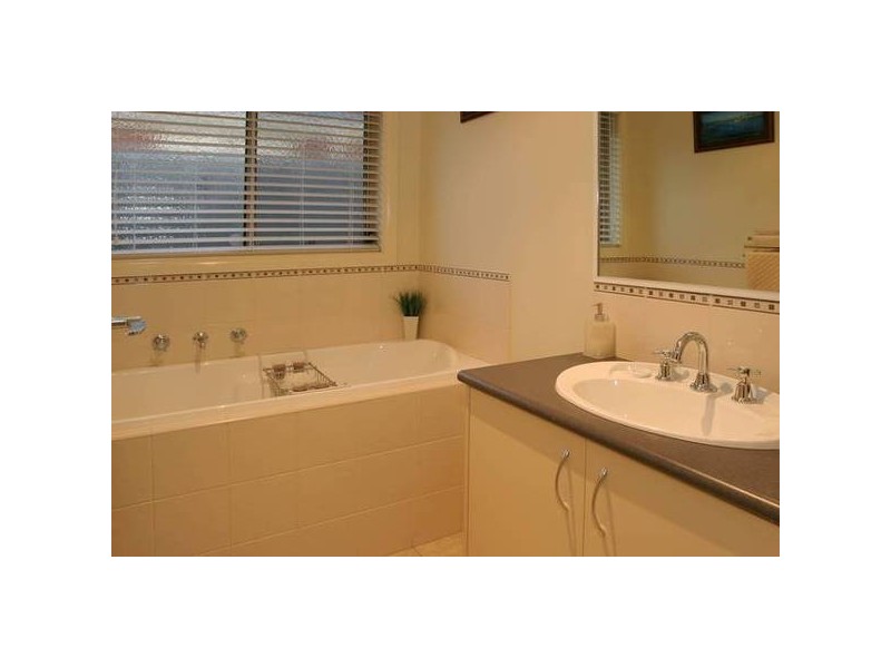 6 Jude Place, Narre Warren South VIC 3805