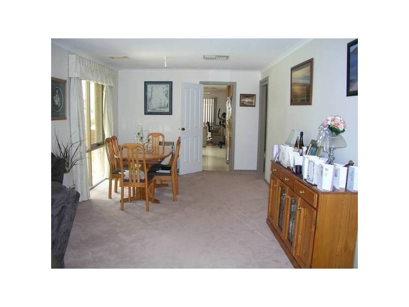 8 Garrett Court, Narre Warren VIC 3805