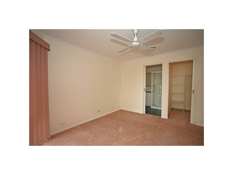 1/49 Lakeview Drive, Narre Warren South VIC 3805