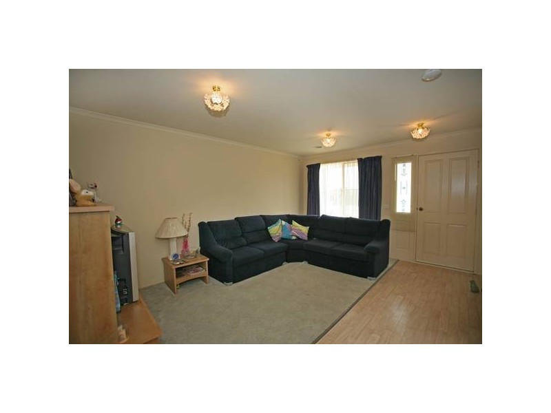 85 Laura Drive, Hampton Park VIC 3976