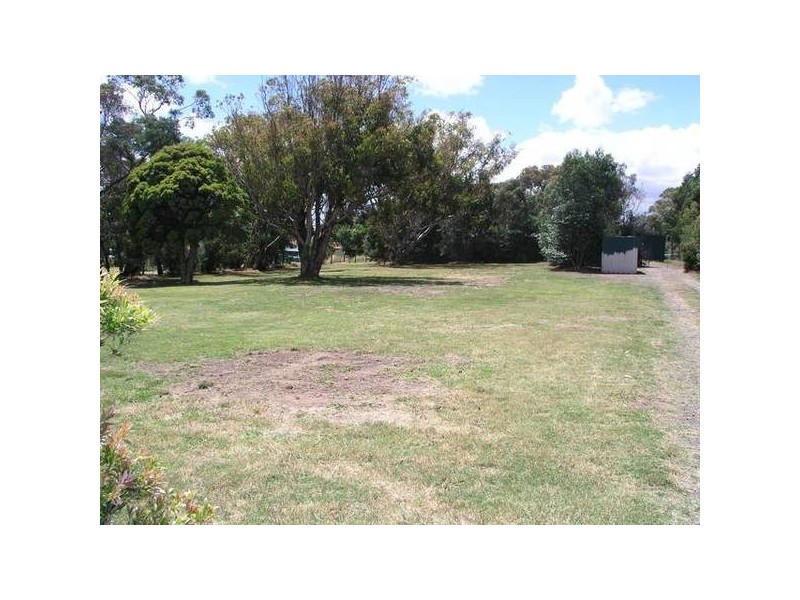 2 18-40 Old Gunns Court, Hallam VIC 3803