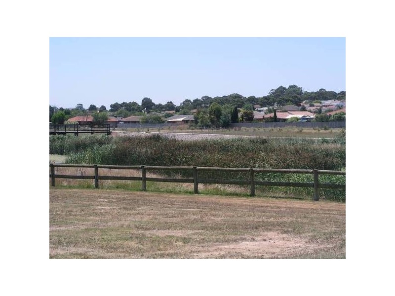 34 Filmer Crescent, Narre Warren South VIC 3805