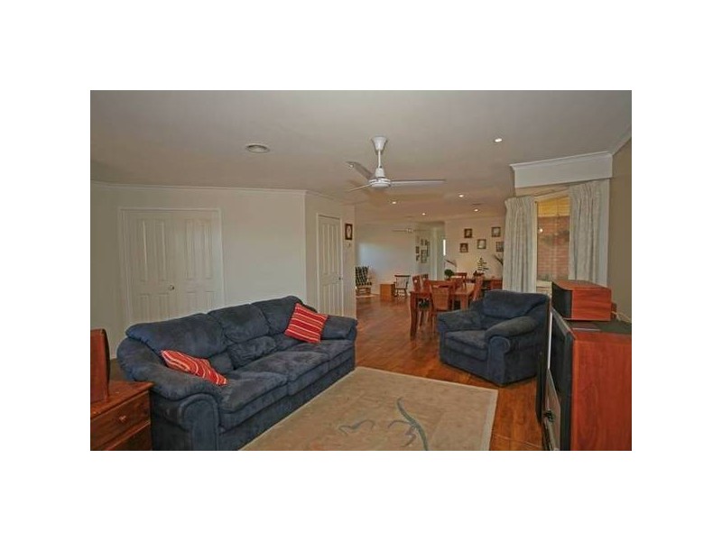 17 Norman Place, Narre Warren VIC 3805