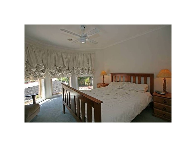 17 Norman Place, Narre Warren VIC 3805