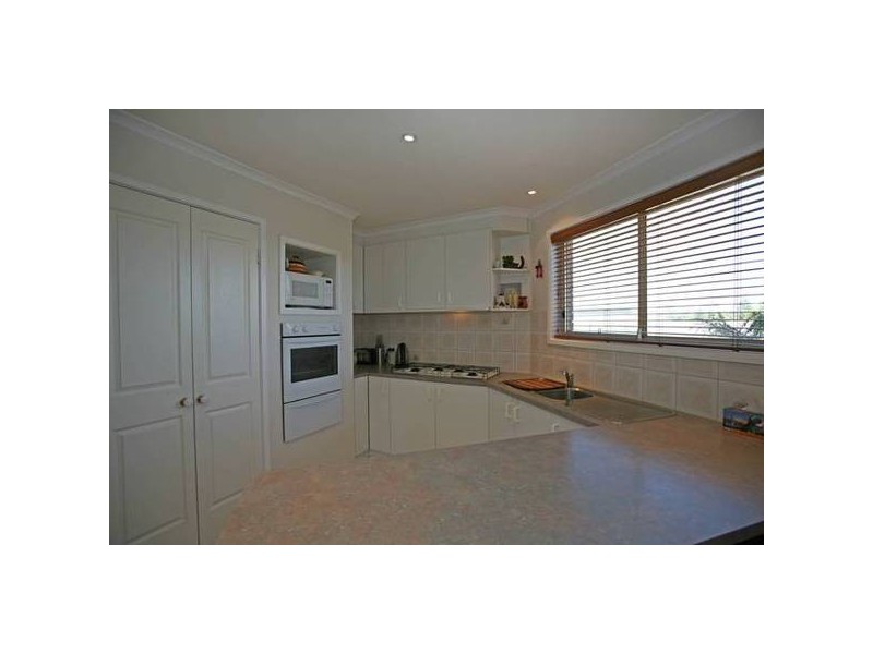 17 Norman Place, Narre Warren VIC 3805