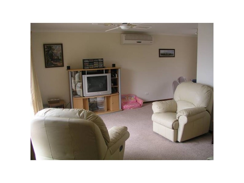 8 Poorinda Rise, Narre Warren VIC 3805