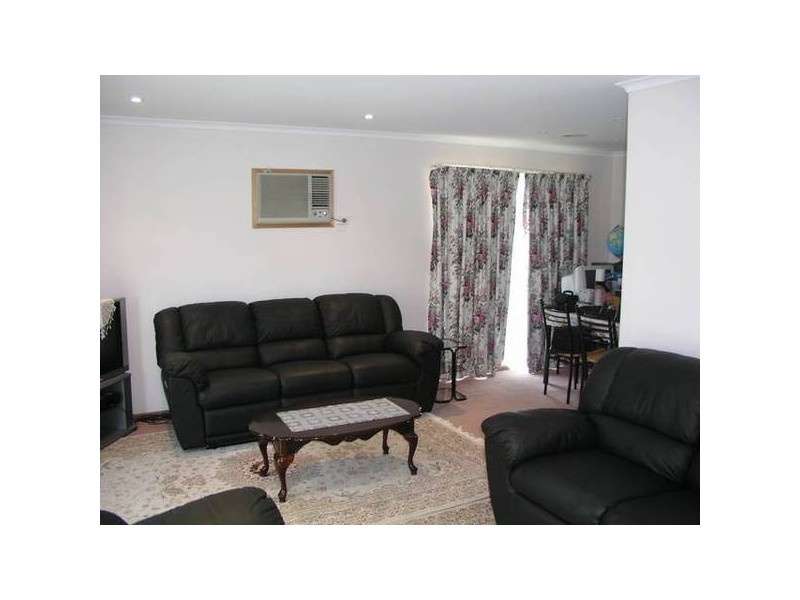 41 Michelle Drive, Hampton Park VIC 3976