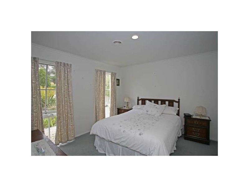 24 Shinners Avenue, Narre Warren VIC 3805