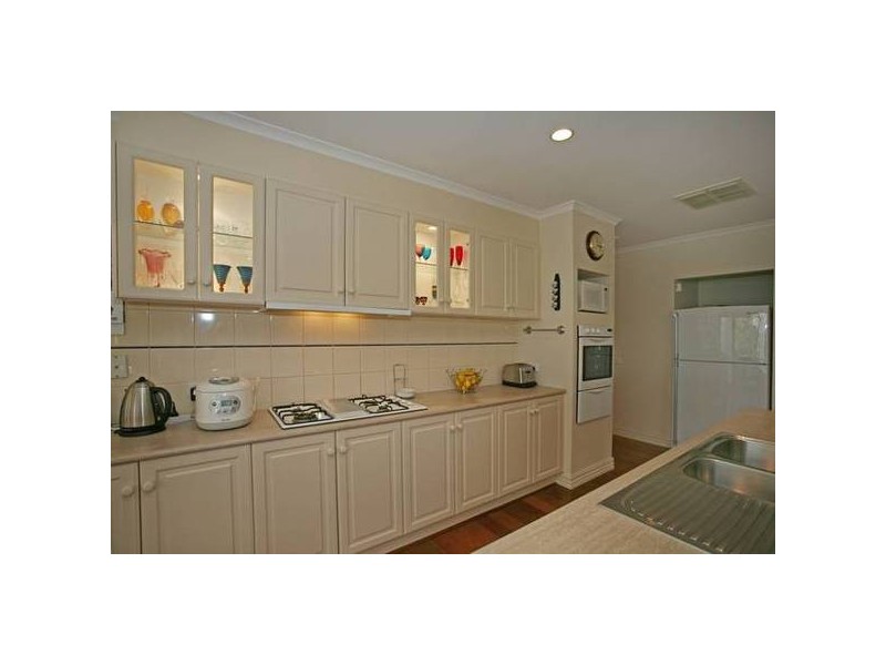 26 Scarborough Drive, Narre Warren South VIC 3805